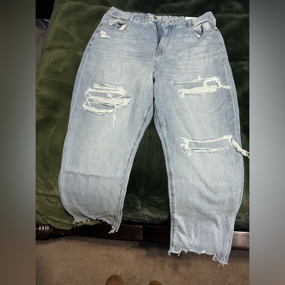 American eagle distressed Jean
